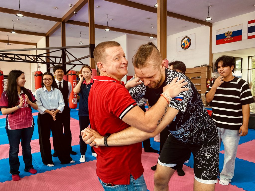 2_5454079205690080972